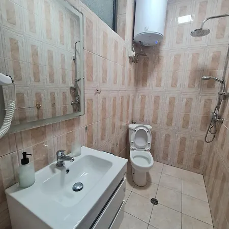 New Bazaar Τίρανα