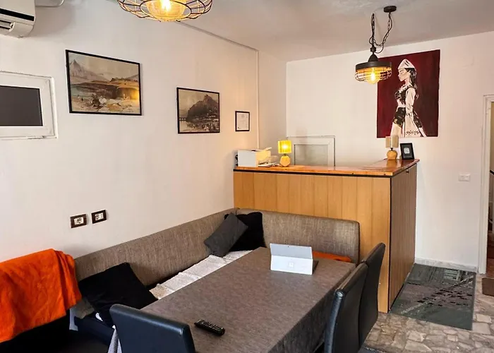 Hostel New Bazaar Tirana